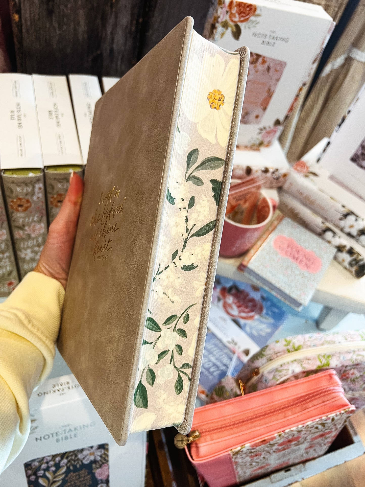 Large Print KJV Note-Taking Bible