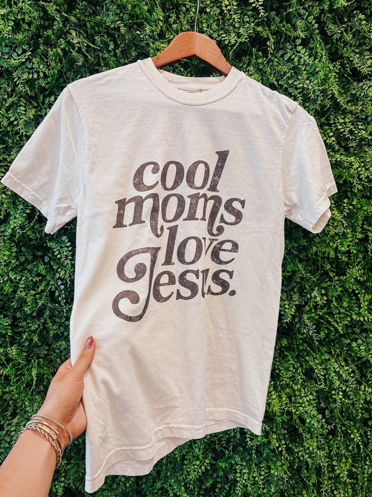 Cool Moms Love Jesus Tee 😎✝️