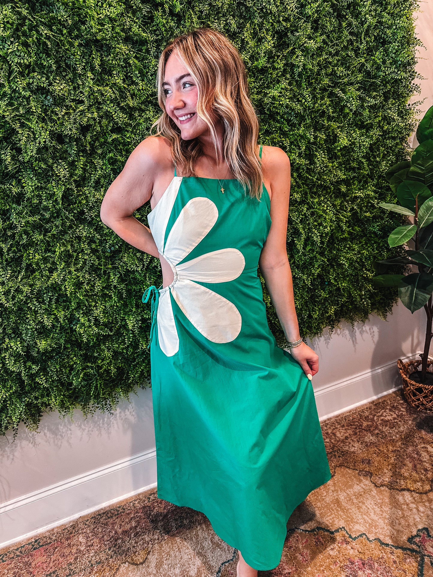 Floral Cutout Midi Dress 💚