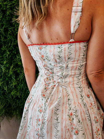 The Blushing Milkmaid Mini