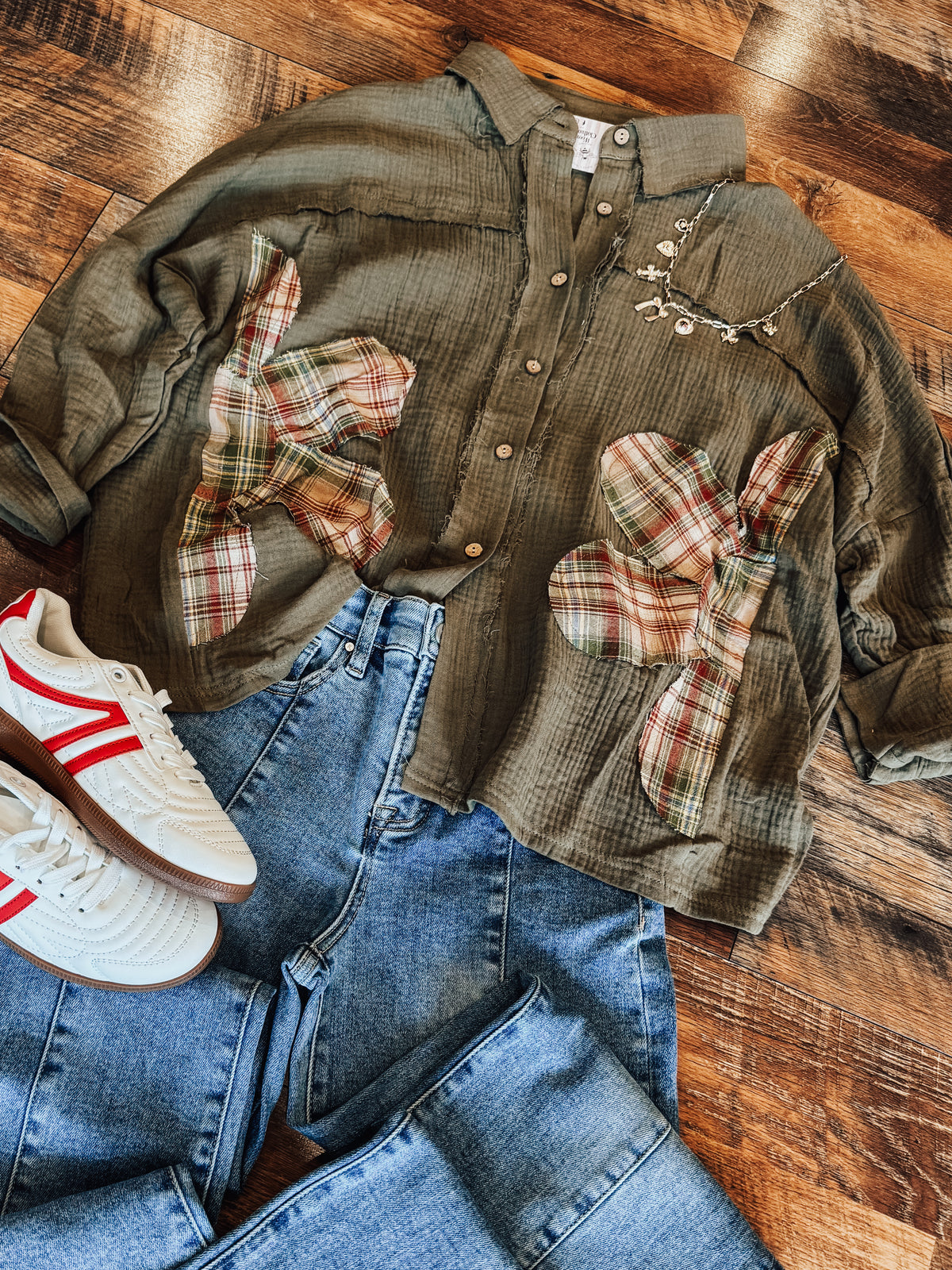 Plaid About You Top 💫