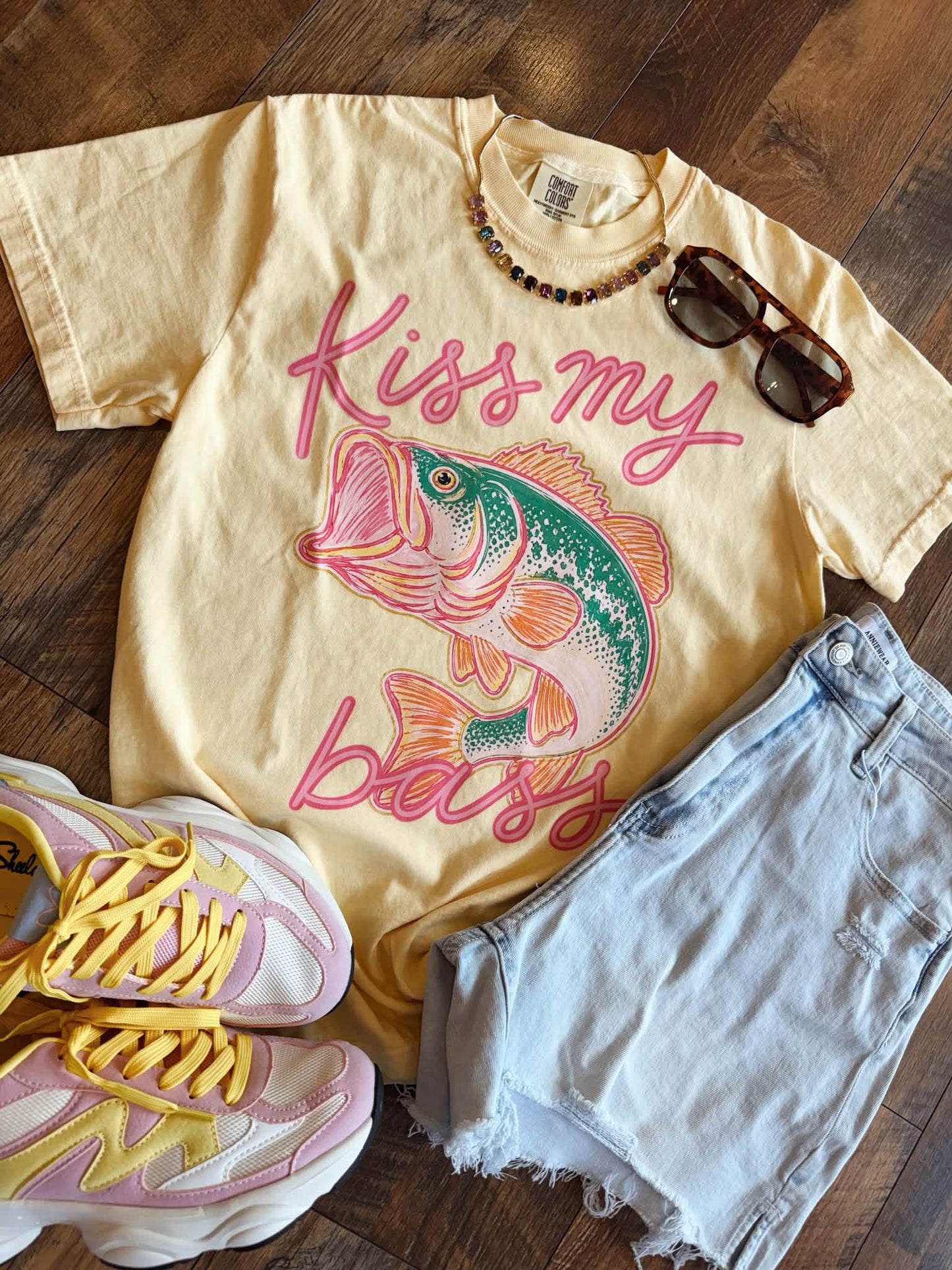 Kiss My Bass Tee 💋🎣