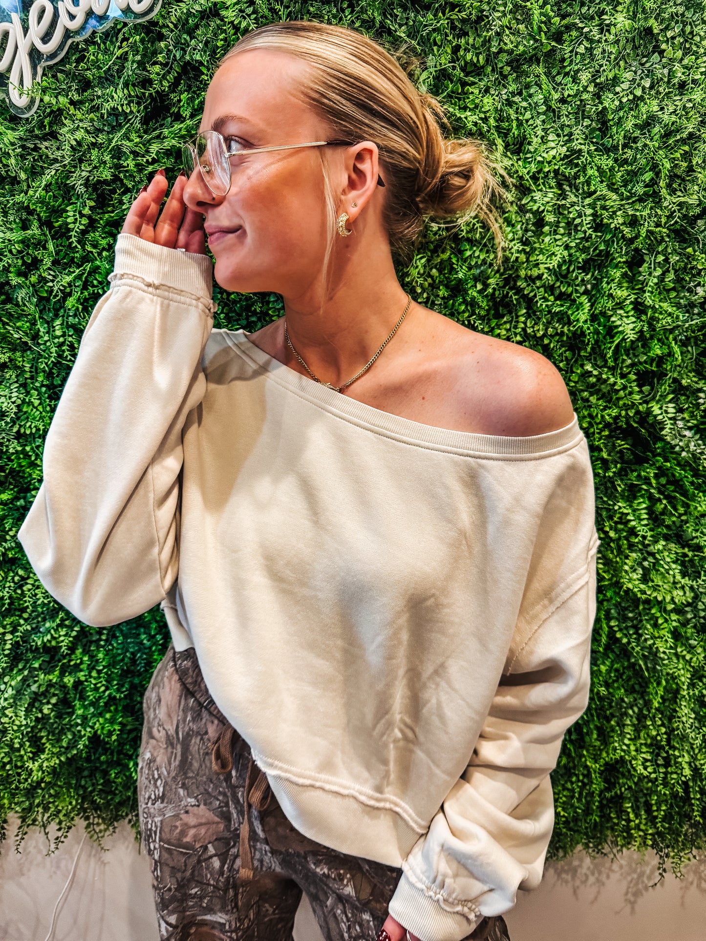 Off The Record Sweatshirt 🤎
