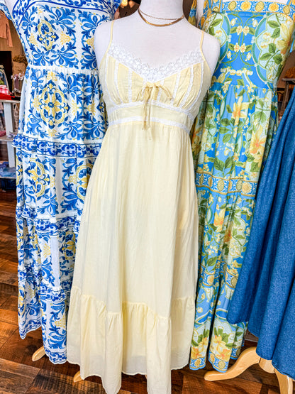 Lace Detail Maxi Dress